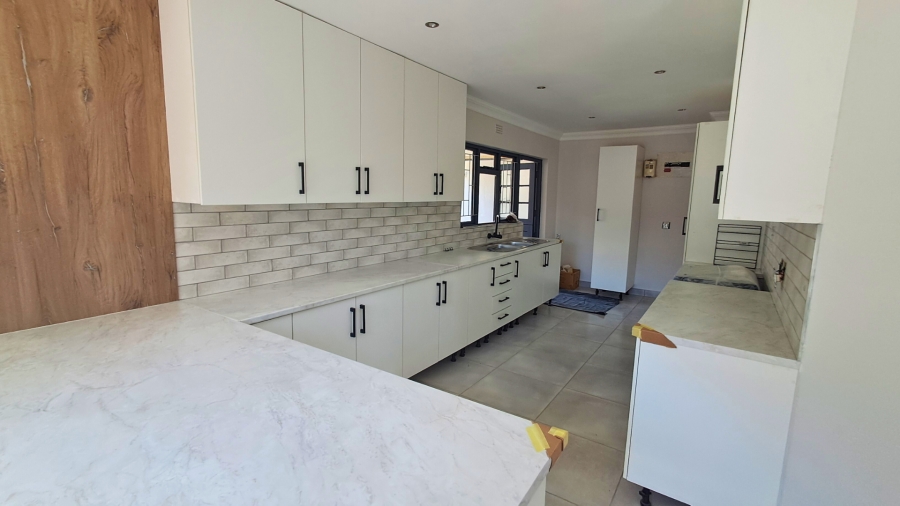 To Let 3 Bedroom Property for Rent in Ruwari Western Cape